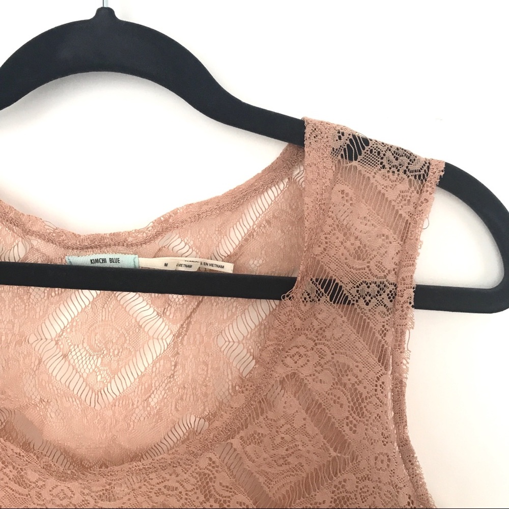 👀 Kimchi Blue Lace Crop Top Sz M